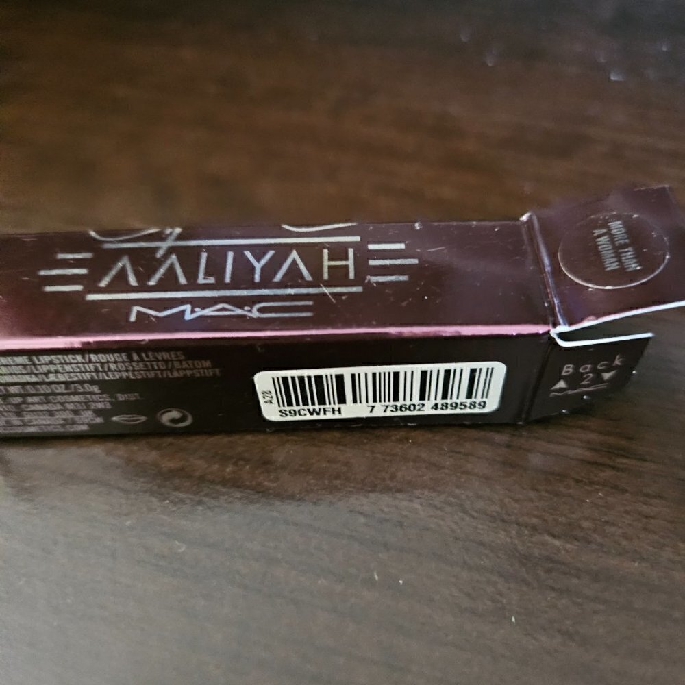 Mac Aaliyah Lipstick" More Than a Woman - Cool deep red" LIMITED EDITION… - Picture 4 of 8